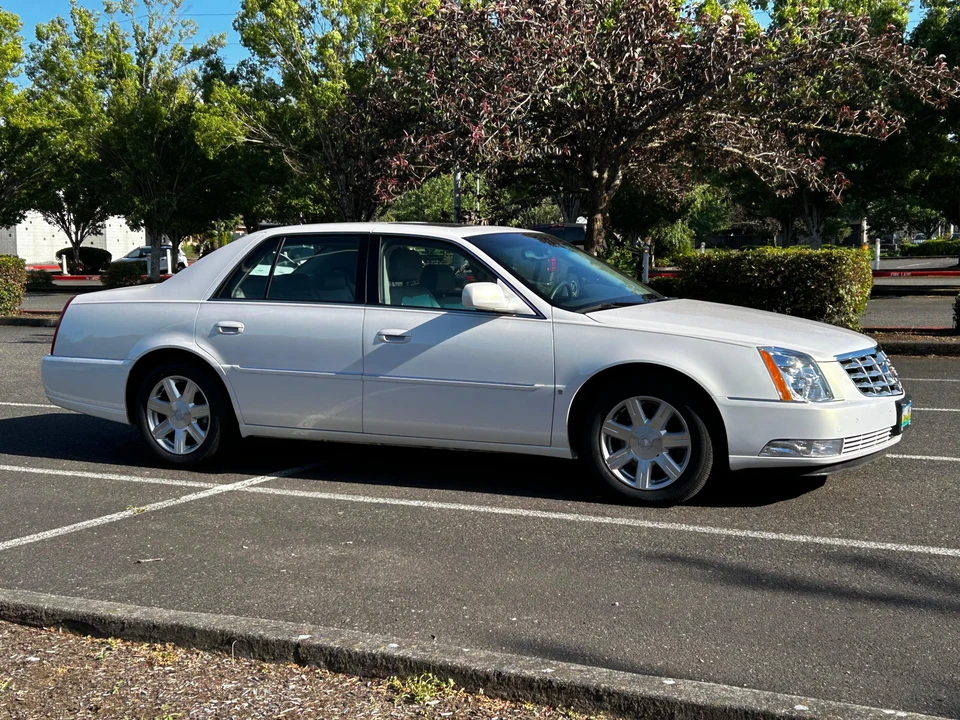 2007 Cadillac DTS - Image 12 of 31