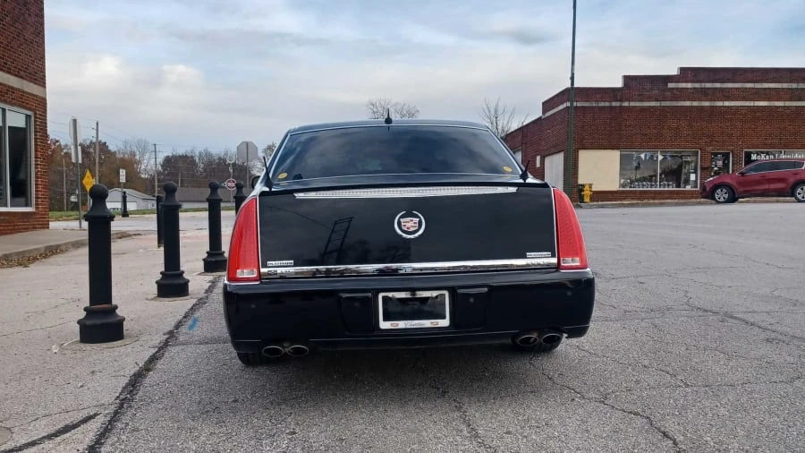 2007 Cadillac DTS - Image 3 of 17
