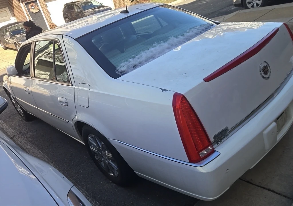 2007 Cadillac DTS - Image 2 of 6
