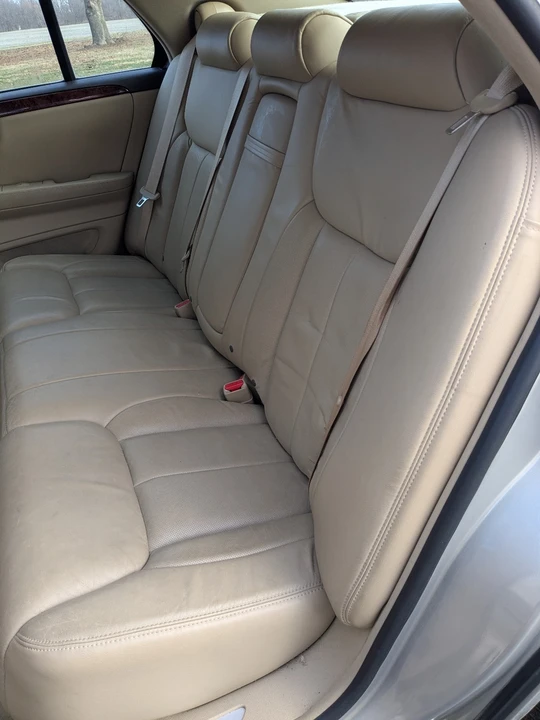 2007 Cadillac DTS - Image 10 of 17