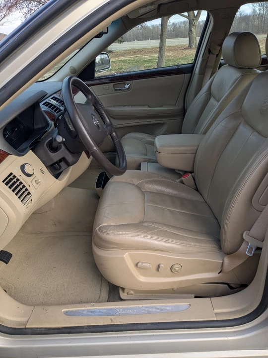 2007 Cadillac DTS - Image 5 of 17