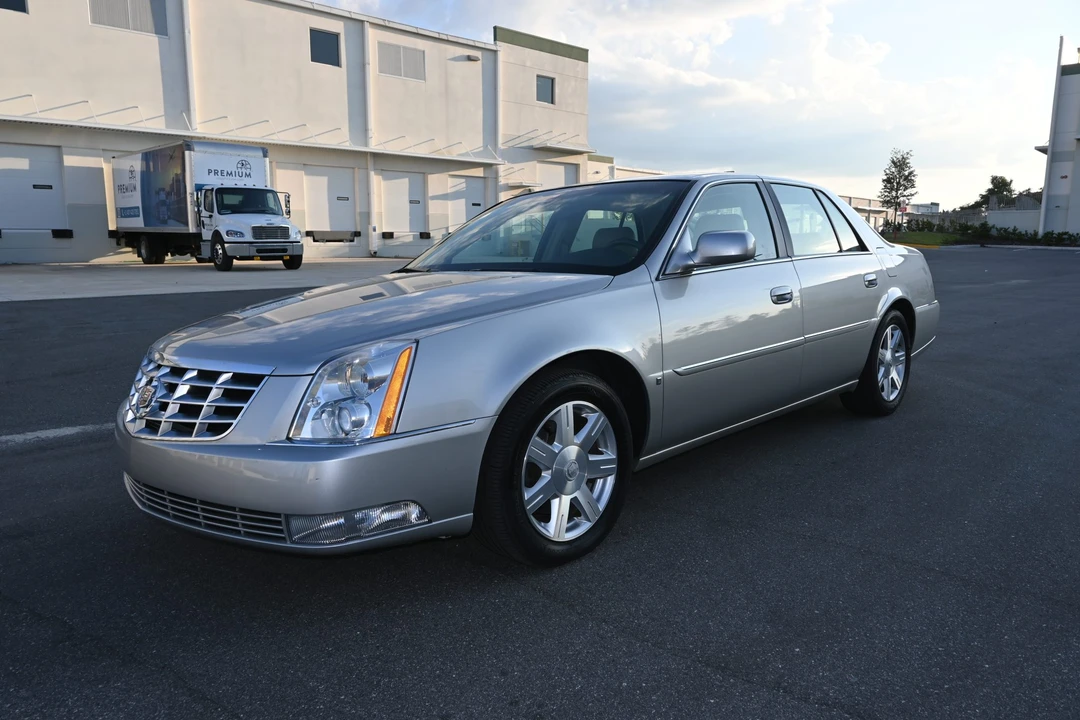 2007 Cadillac DTS - Image 3 of 31