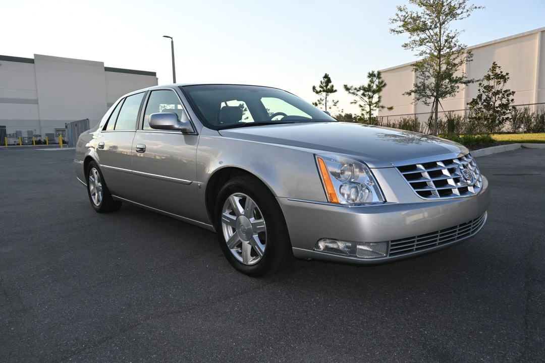 2007 Cadillac DTS - Image 8 of 31