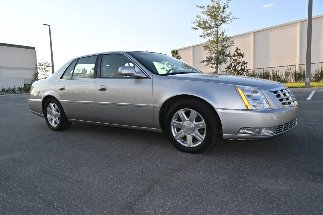 2007 Cadillac DTS - Image 9 of 31