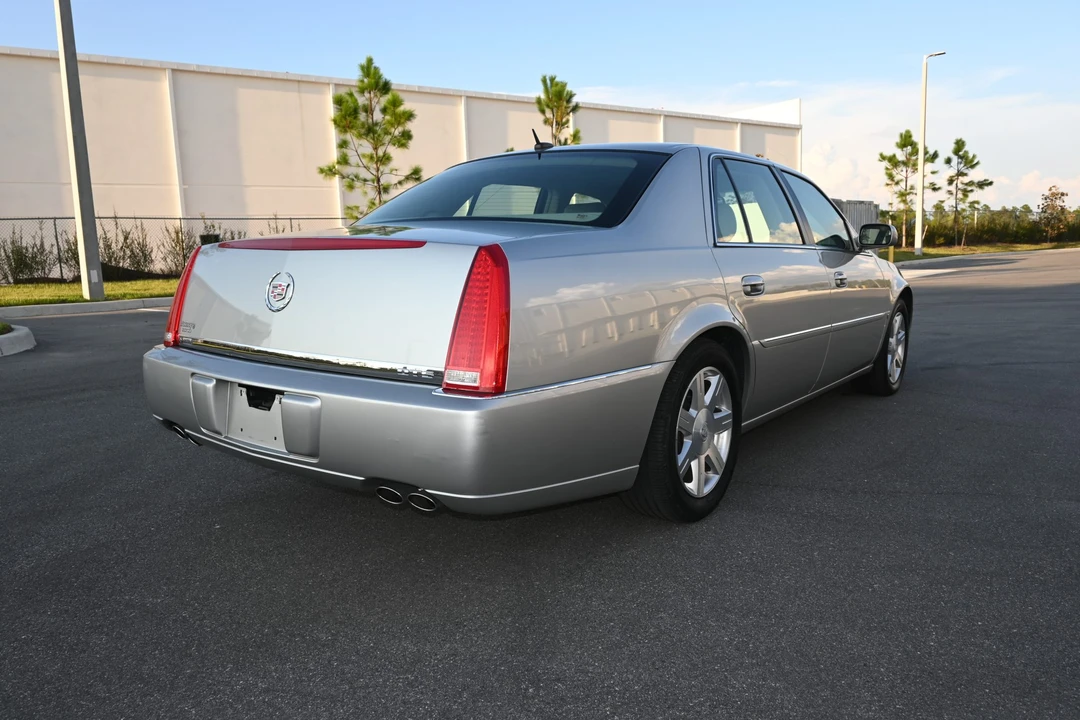 2007 Cadillac DTS - Image 14 of 31