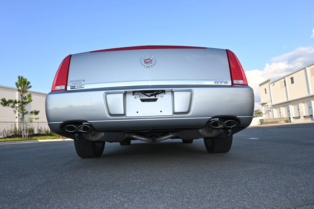 2007 Cadillac DTS - Image 17 of 31