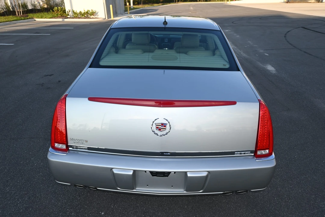 2007 Cadillac DTS - Image 15 of 31