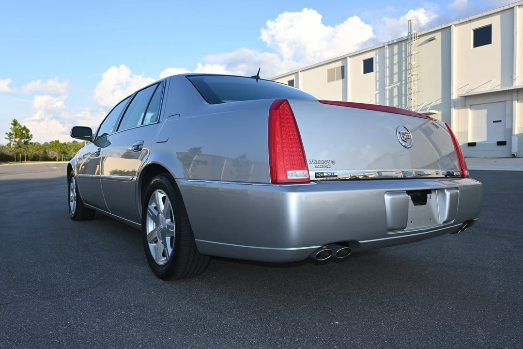 2007 Cadillac DTS - Image 18 of 31