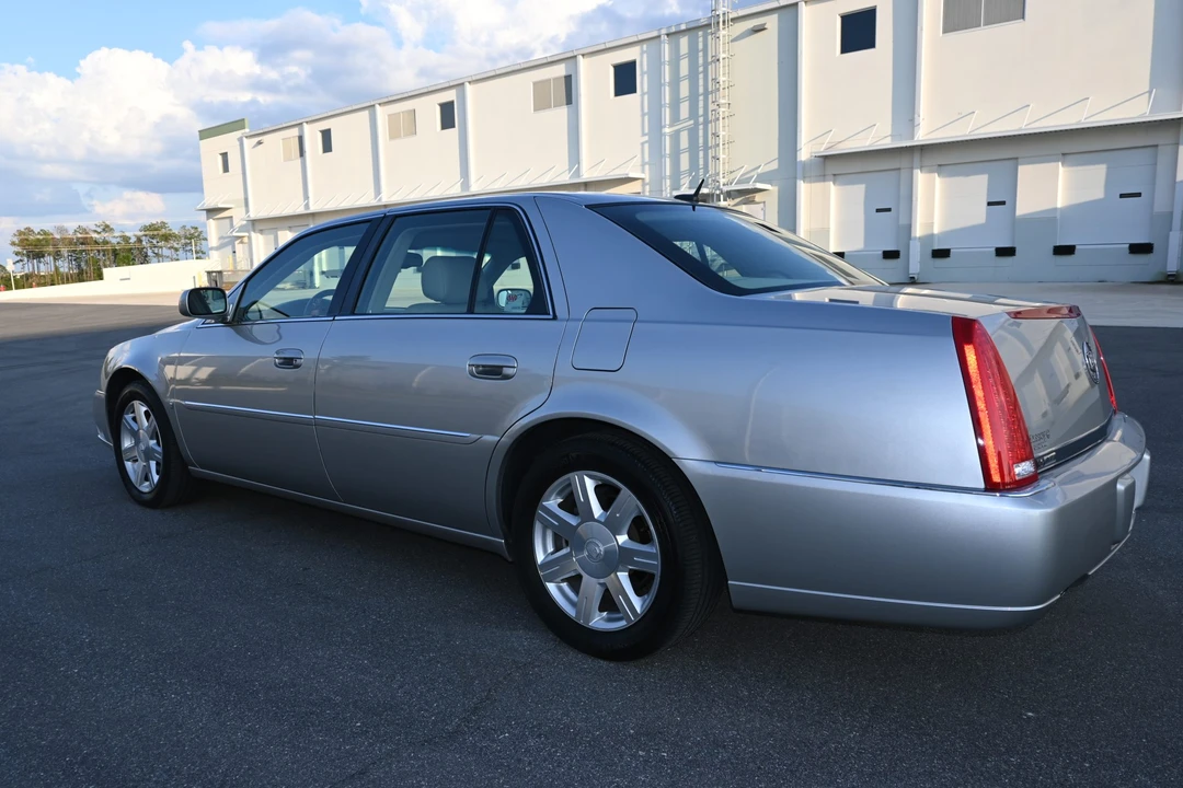2007 Cadillac DTS - Image 19 of 31