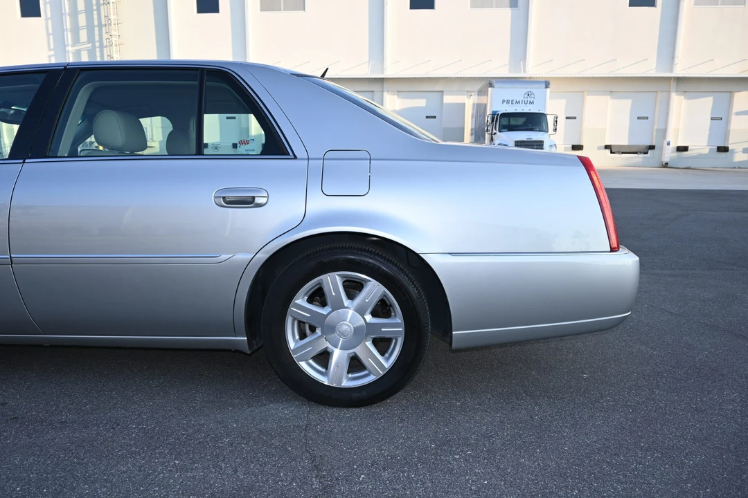 2007 Cadillac DTS - Image 23 of 31