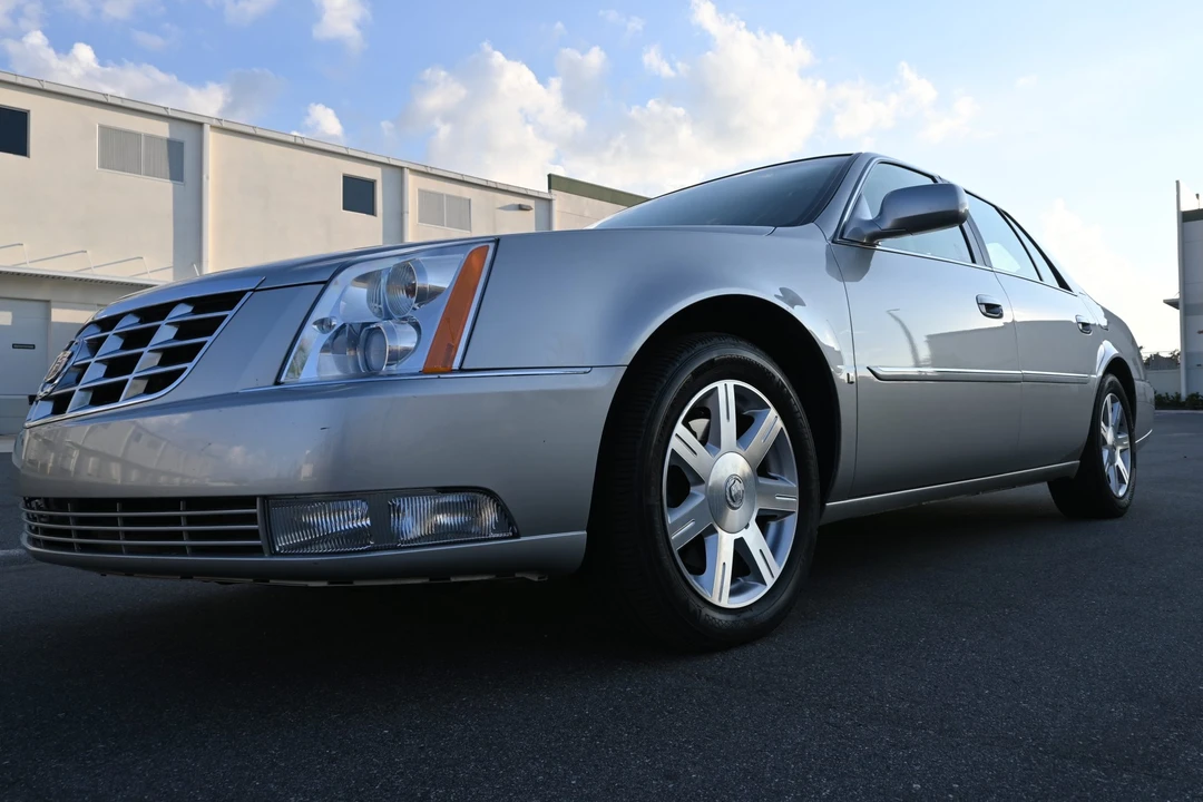 2007 Cadillac DTS - Image 5 of 31