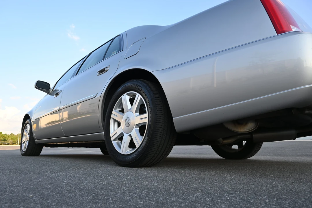 2007 Cadillac DTS - Image 24 of 31