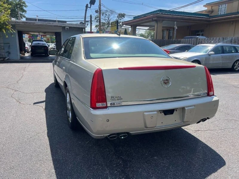 2007 Cadillac DTS - Image 10 of 12
