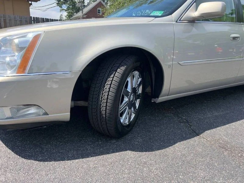 2007 Cadillac DTS - Image 11 of 12