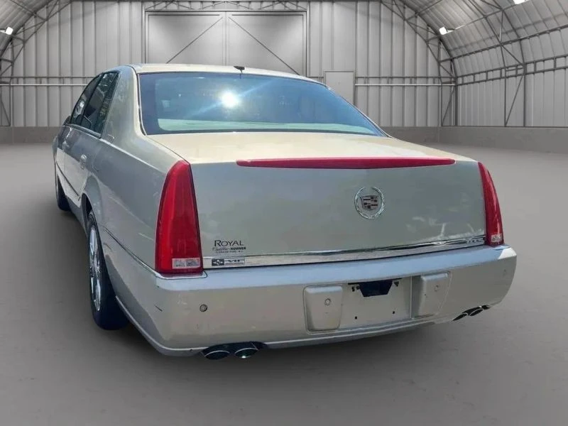 2007 Cadillac DTS - Image 10 of 12