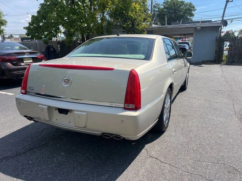 2007 Cadillac DTS - Image 9 of 12