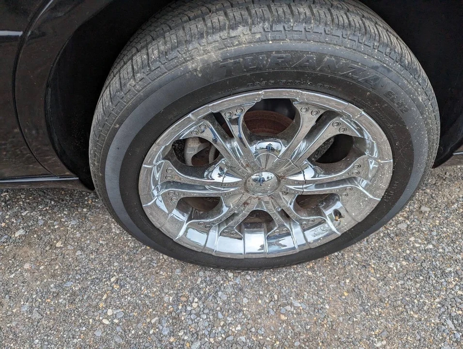 2007 Cadillac DTS - Image 11 of 21