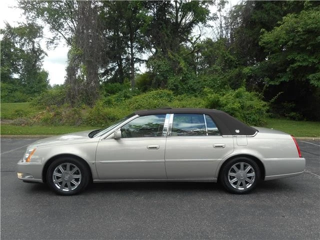 2007 Cadillac DTS - Image 8 of 12
