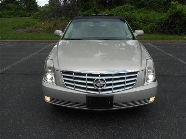 2007 Cadillac DTS - Image 11 of 12