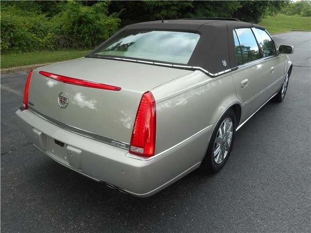 2007 Cadillac DTS - Image 3 of 12