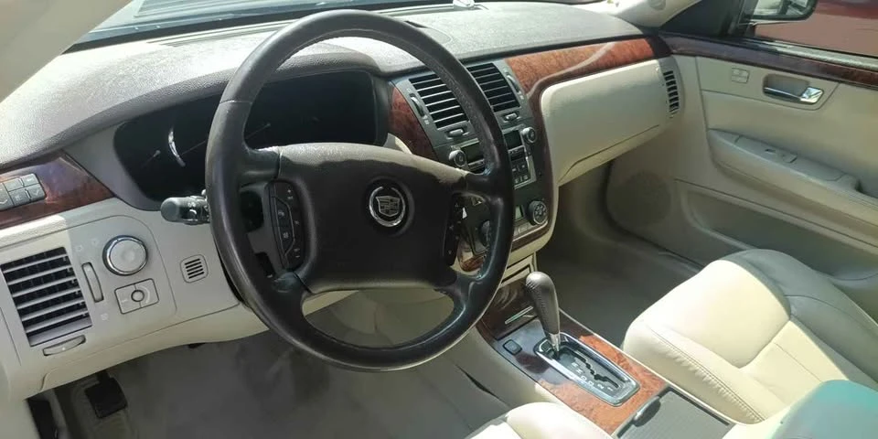 2007 Cadillac DTS - Image 8 of 12