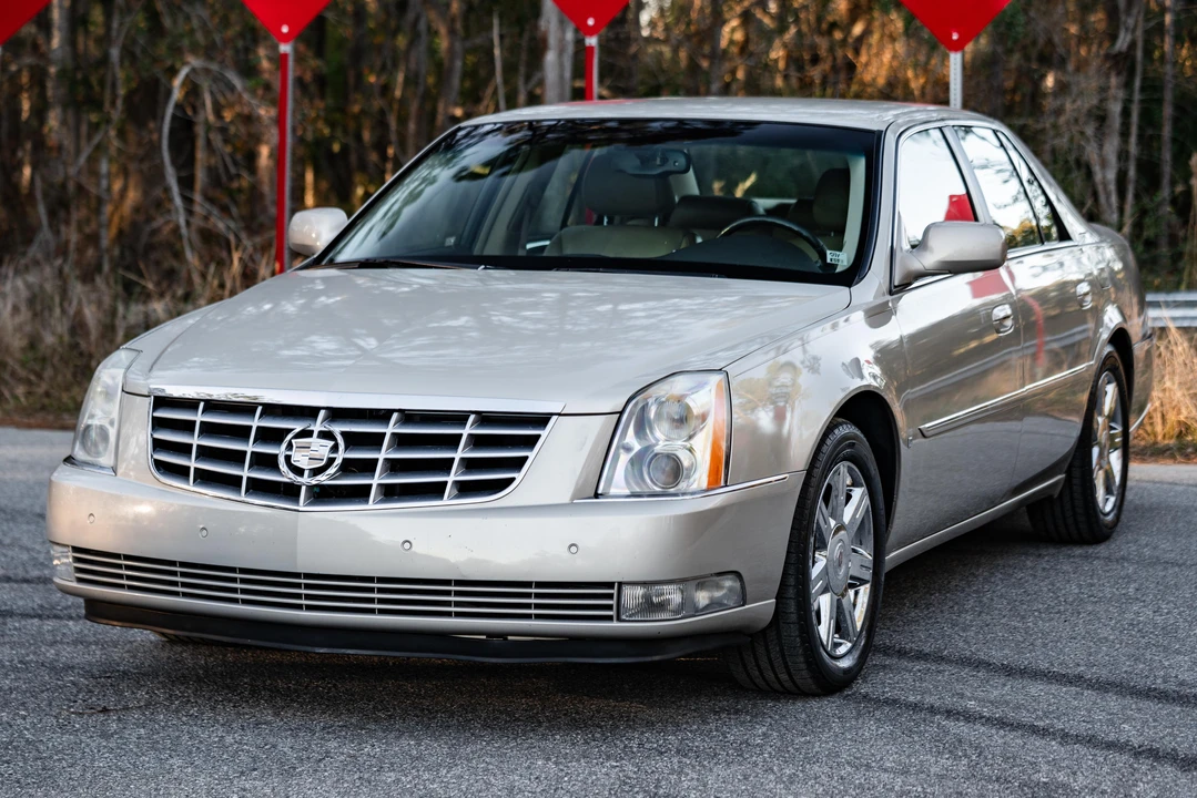 2007 Cadillac DTS - Image 7 of 31