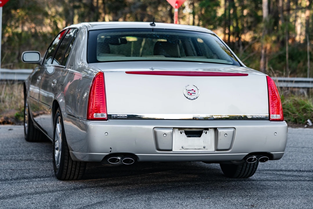2007 Cadillac DTS - Image 17 of 31