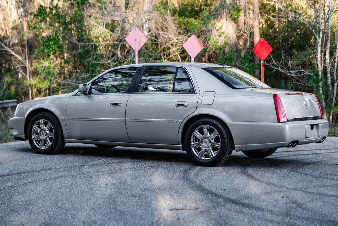 2007 Cadillac DTS - Image 13 of 31