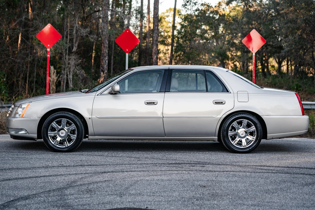 2007 Cadillac DTS - Image 11 of 31