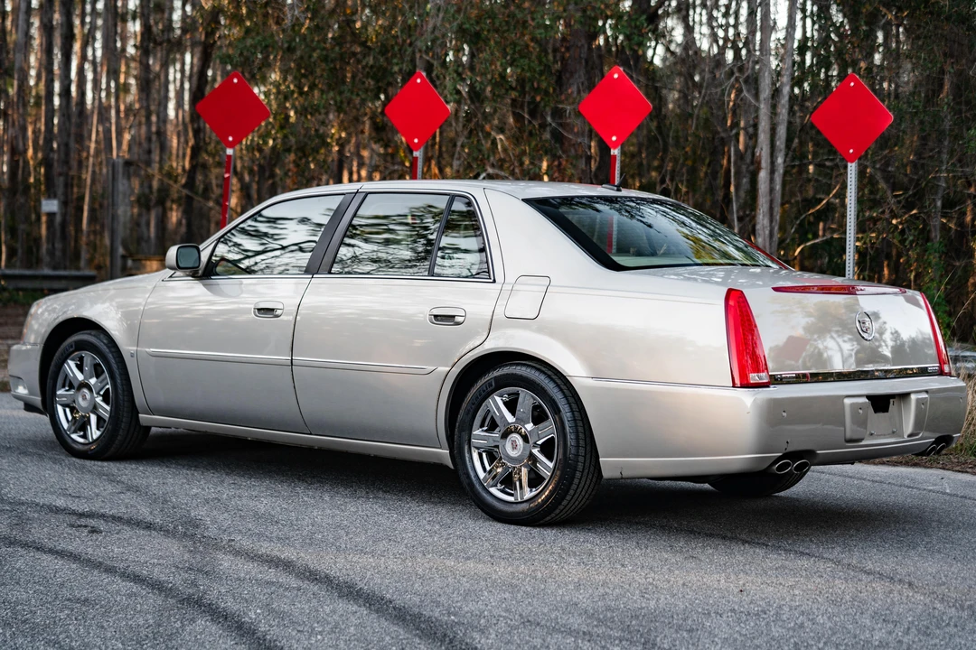 2007 Cadillac DTS - Image 14 of 31