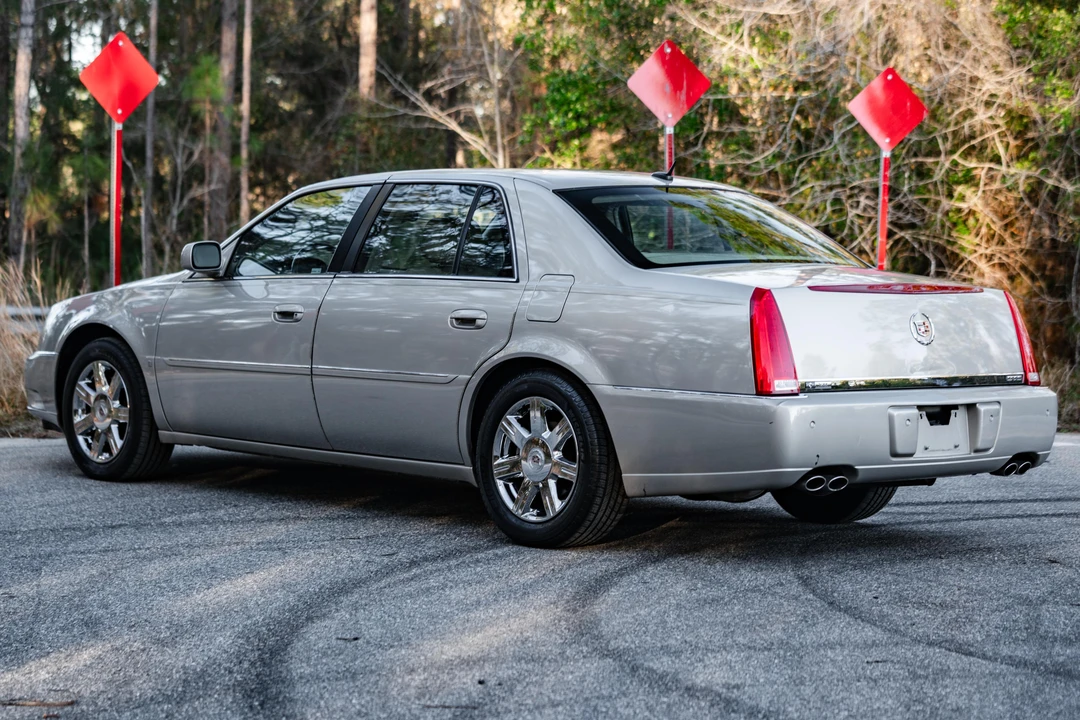 2007 Cadillac DTS - Image 15 of 31