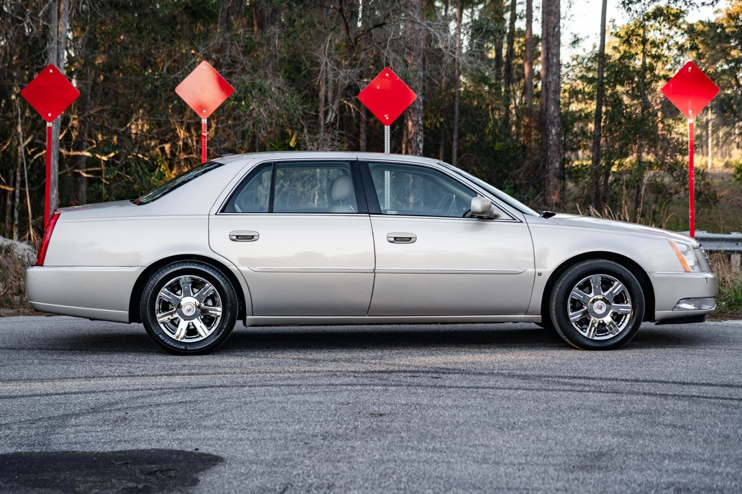 2007 Cadillac DTS - Image 3 of 31