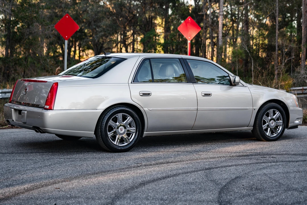 2007 Cadillac DTS - Image 23 of 31