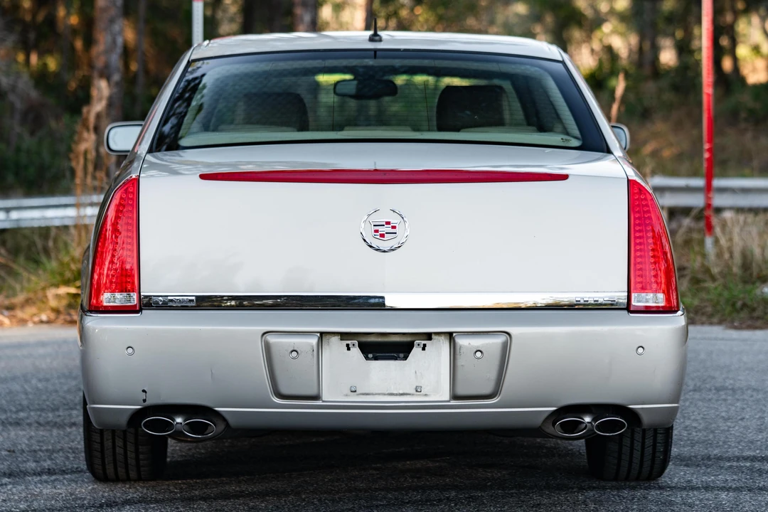 2007 Cadillac DTS - Image 5 of 31
