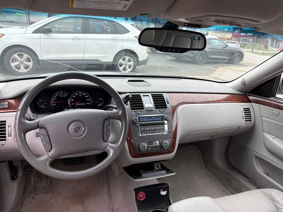 2007 Cadillac DTS - Image 8 of 12