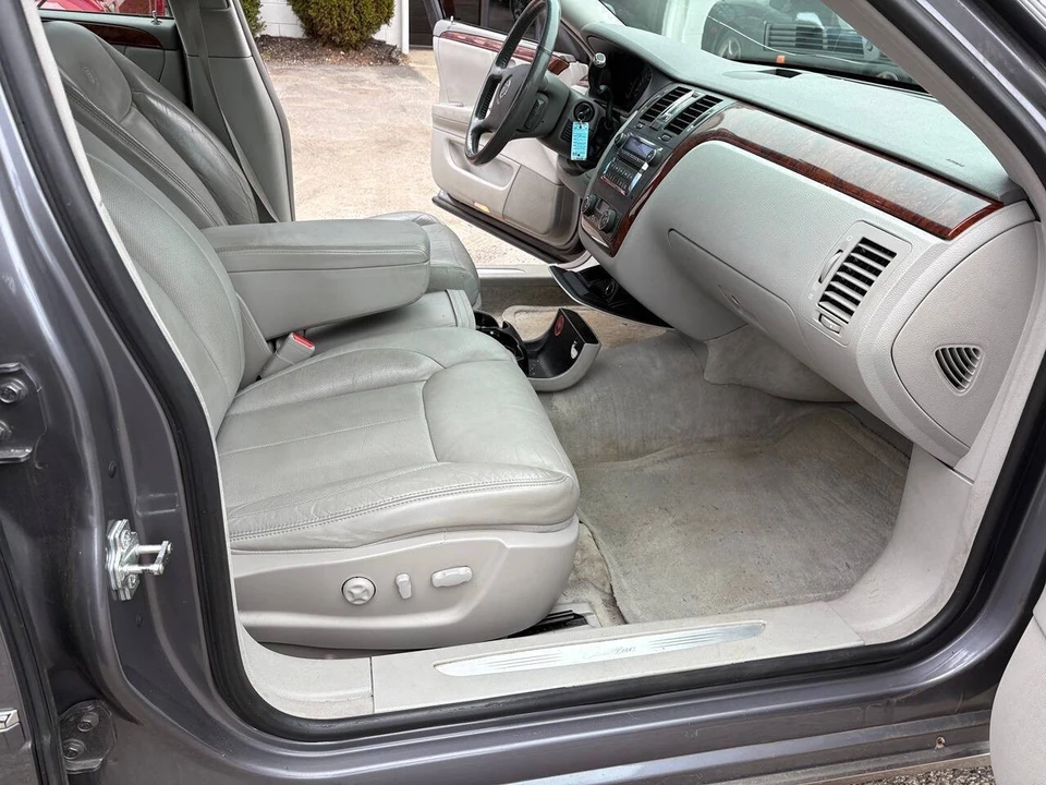 2007 Cadillac DTS - Image 10 of 12