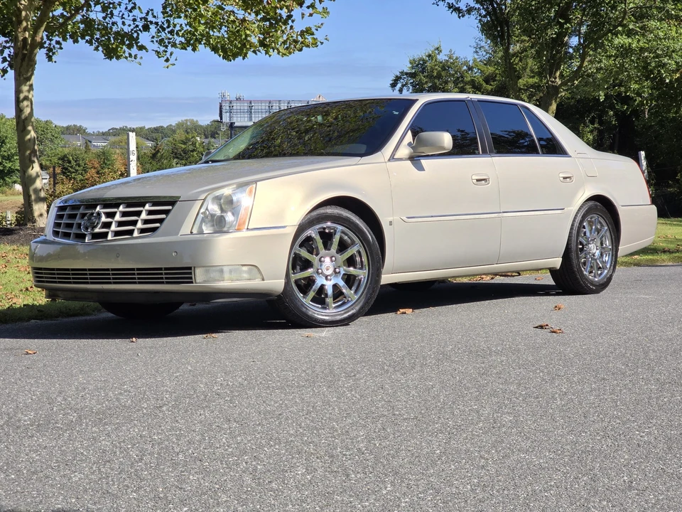 2007 Cadillac DTS - Image 3 of 31
