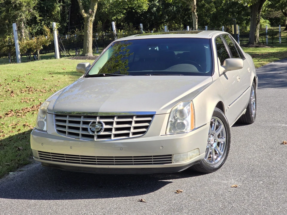2007 Cadillac DTS - Image 7 of 31