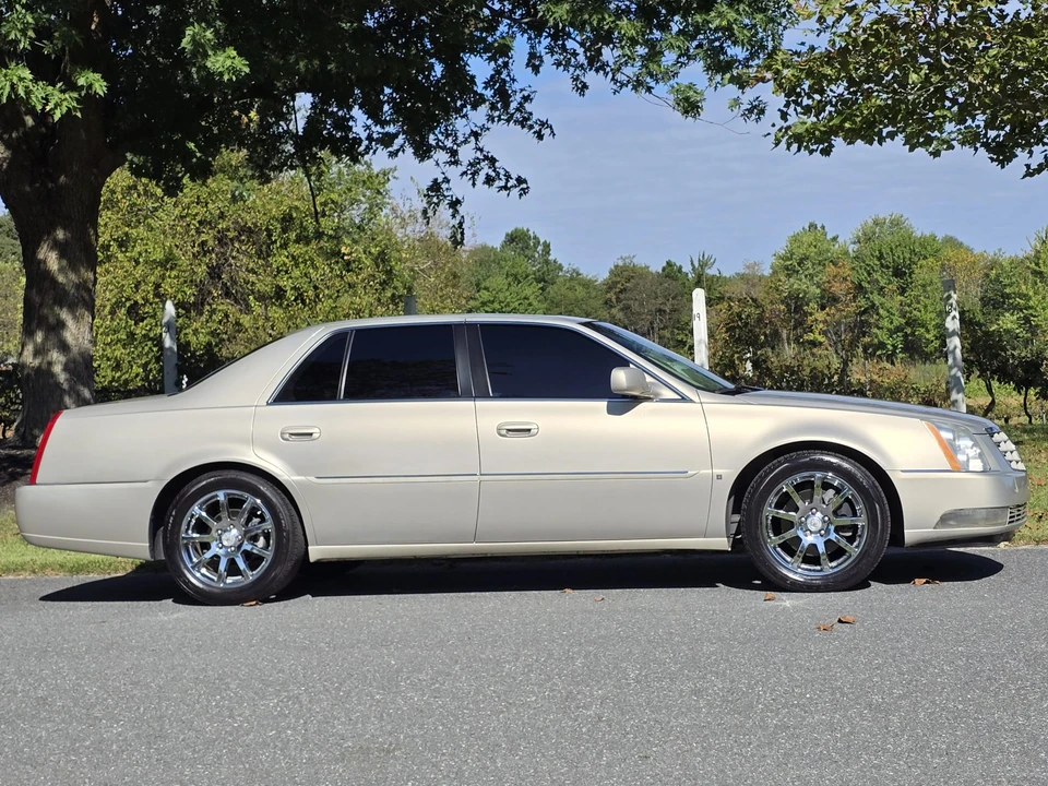 2007 Cadillac DTS - Image 21 of 31
