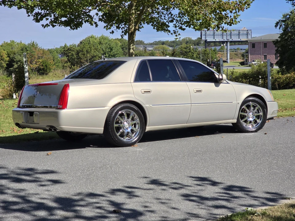 2007 Cadillac DTS - Image 22 of 31
