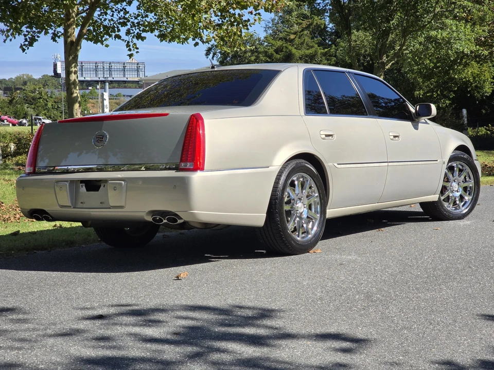 2007 Cadillac DTS - Image 24 of 31