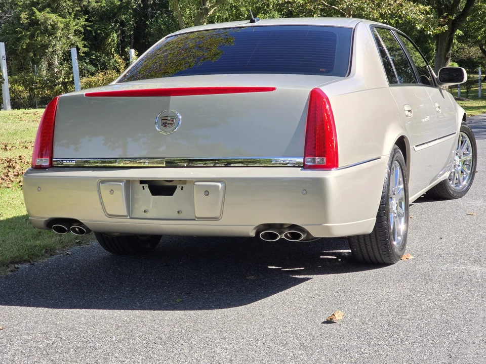 2007 Cadillac DTS - Image 28 of 31