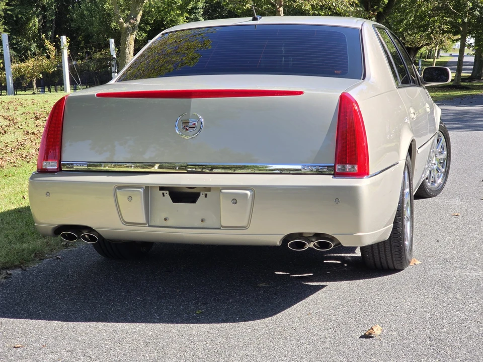 2007 Cadillac DTS - Image 29 of 31