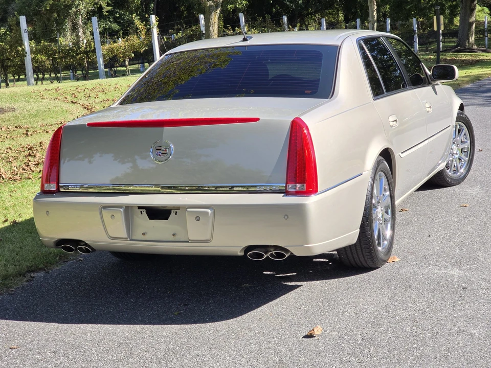 2007 Cadillac DTS - Image 27 of 31
