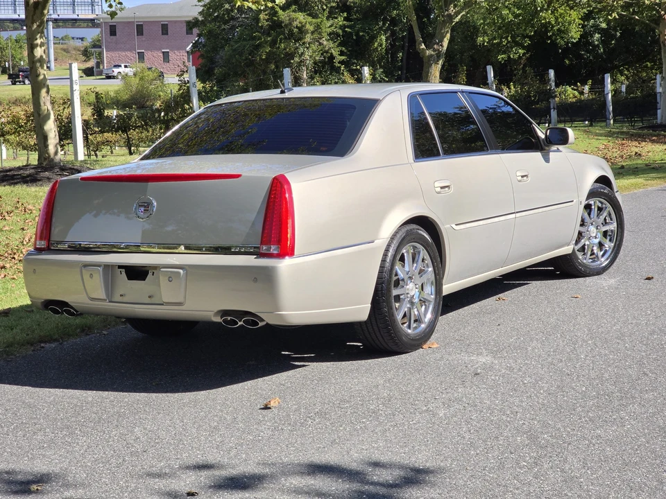 2007 Cadillac DTS - Image 25 of 31