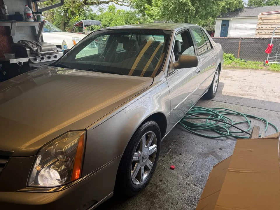 2007 Cadillac DTS - Image 2 of 15