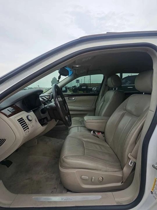 2007 Cadillac DTS - Image 7 of 17