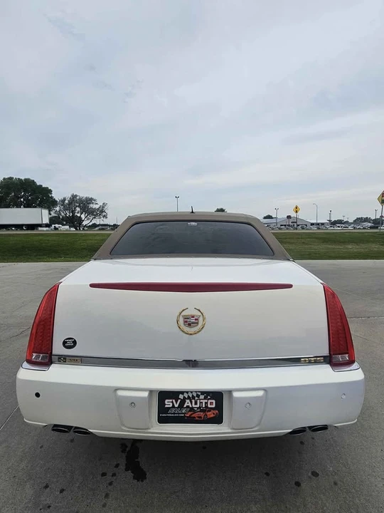 2007 Cadillac DTS - Image 5 of 17