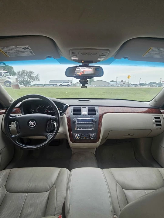 2007 Cadillac DTS - Image 16 of 17
