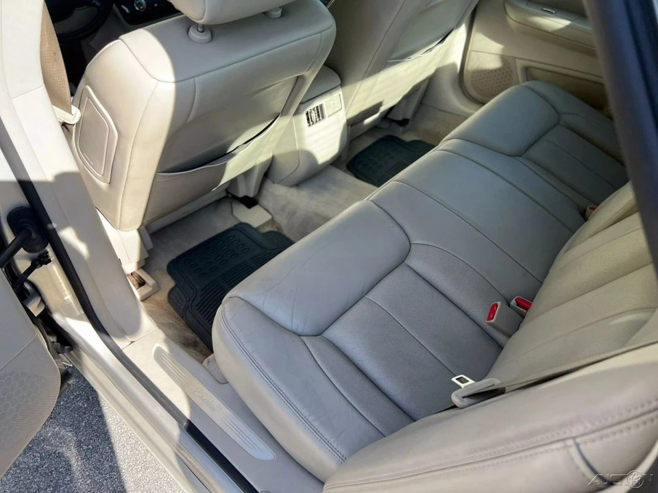 2007 Cadillac DTS - Image 18 of 21